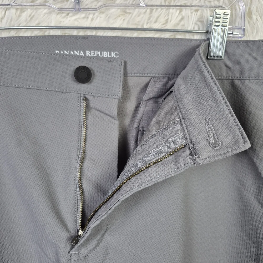 Banana Republic Mens Slim Straight Core Temp Chino Pants Gray 40x34‎ Casual